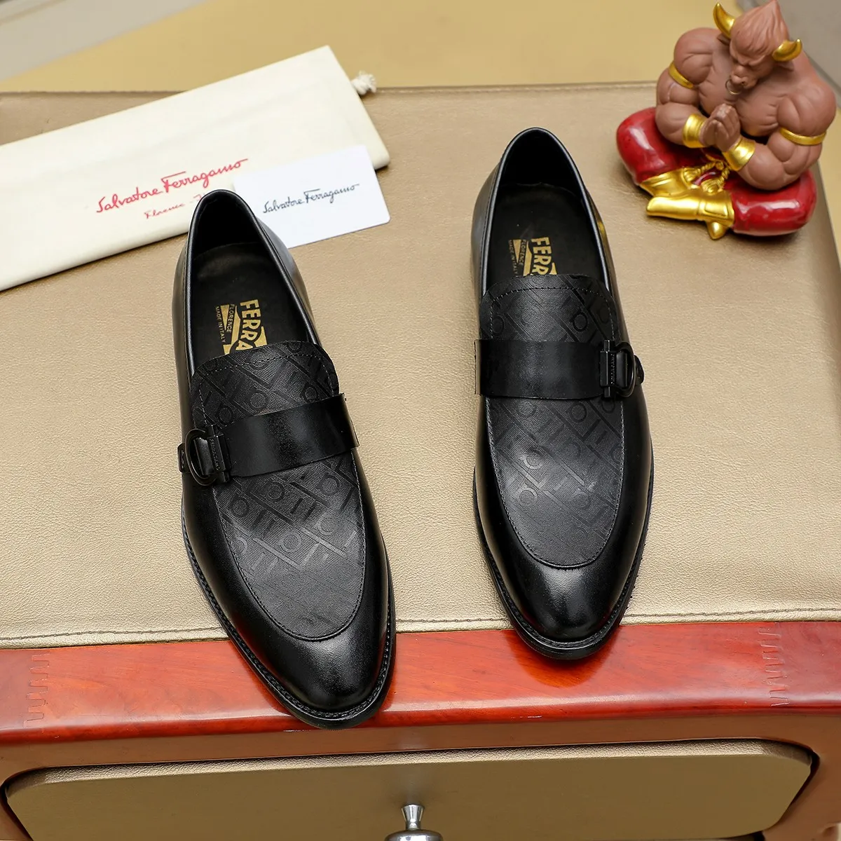 Men's shoes 💰460 Ferragamo [Ferragamo] top imported suit men's shoes 💯Original copy of the official website, product materials: selected imported embossed calfskin + luxury hardware buckle accessories ~ imported water-dyed cow 🐂 leather lining. Strong three-dimensional visual effect, original combination outsole, multiple colors available😘 Size: 39-44 (38.45.46. Customized)